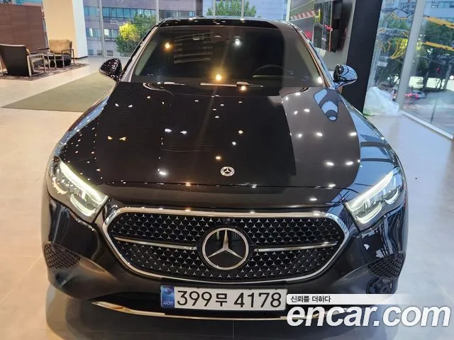 Mercedes-Benz E- W214 E200