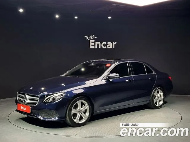 Mercedes-Benz E- W213 E200