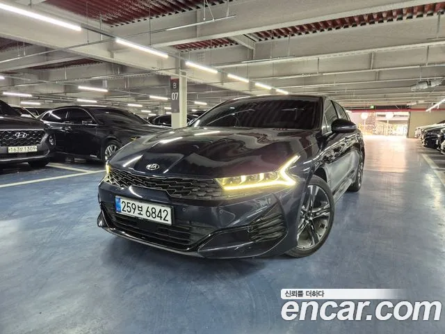Kia K5 III 2.0 Signature