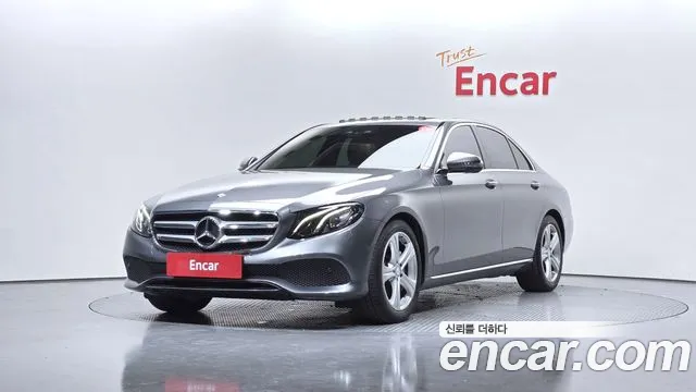 Mercedes-Benz E- W213 E200