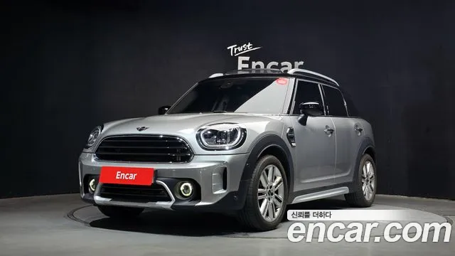 MINI Cooper Countryman 2