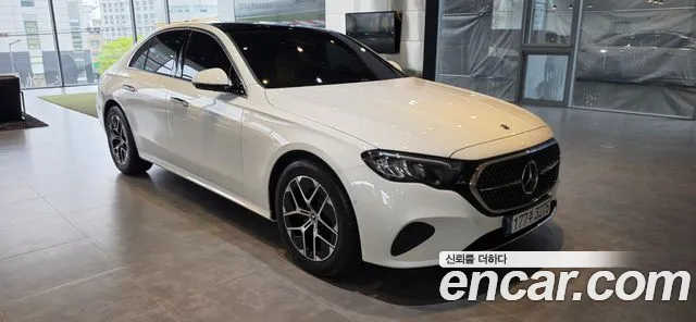 Mercedes-Benz E- W214 E200