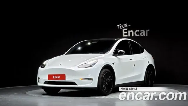 Tesla Y RWD
