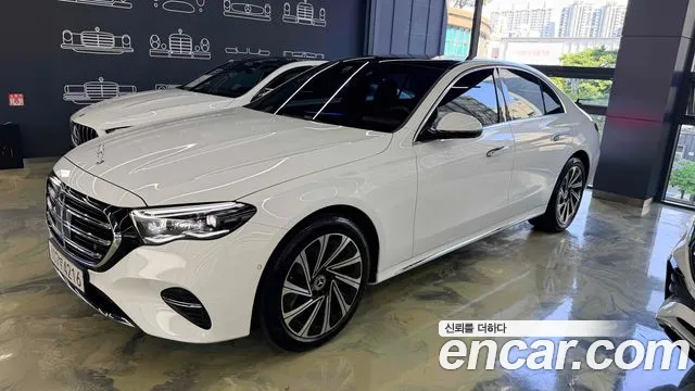 Mercedes-Benz E- W214 E300 4MATIC Exclusive