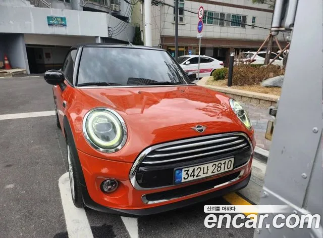 MINI Cooper Base 3