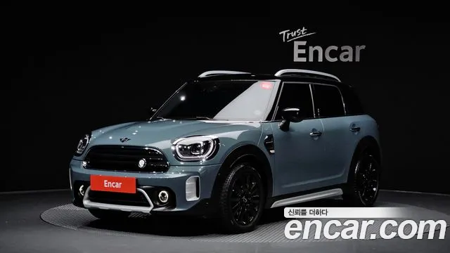 MINI Cooper Countryman 2