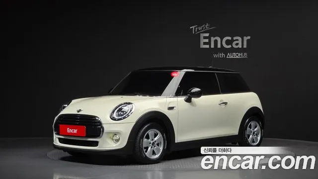 MINI Cooper Base 3