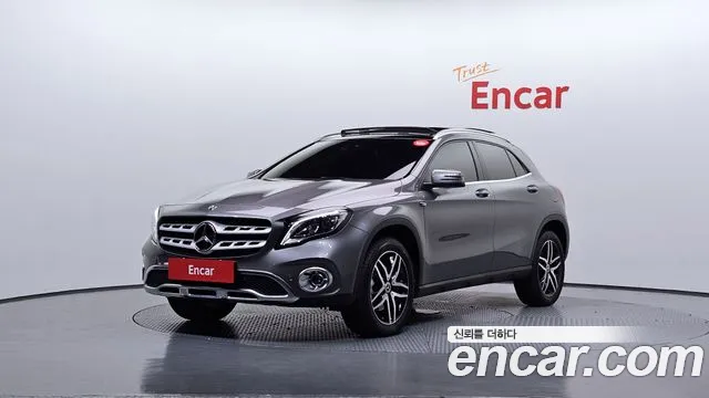 Mercedes-Benz GLA- X156 GLA220 Premium