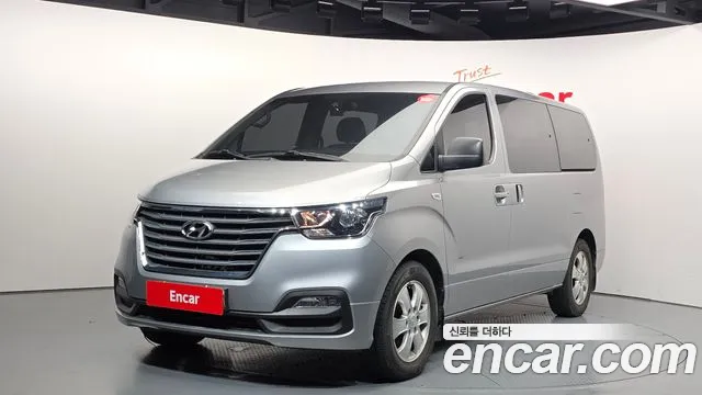 Hyundai The New Grand Starex 12