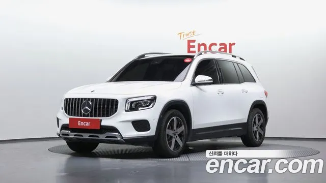 Mercedes-Benz GLB- X247 GLB220