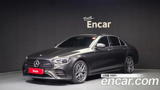 Mercedes-Benz E- W213 E220d 4MATIC AMG Line