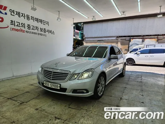 Mercedes-Benz E- W212 E300