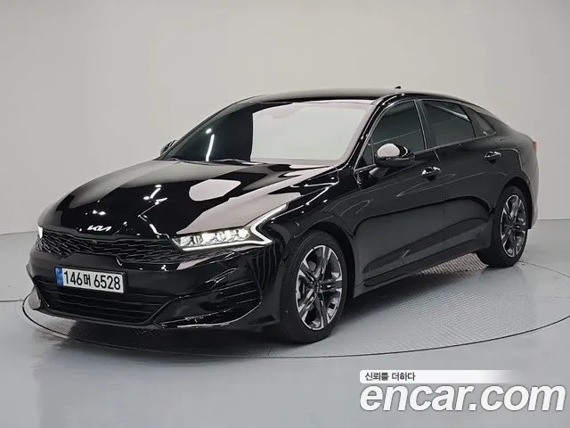 Kia K5 III 2.0 Signature