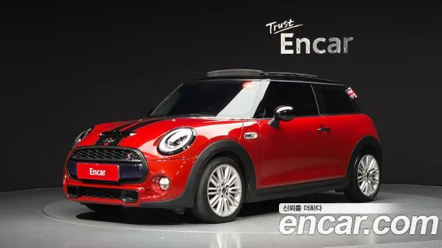 MINI Cooper S Base 3