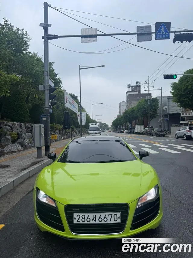 Audi R8 5.2 V10