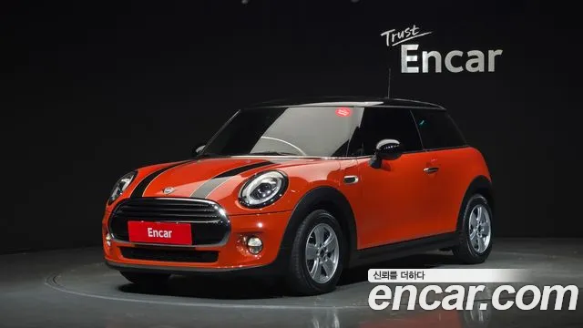 MINI Cooper Base 3