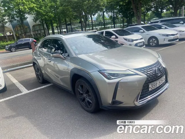 Lexus UX250h 2.0 2WD