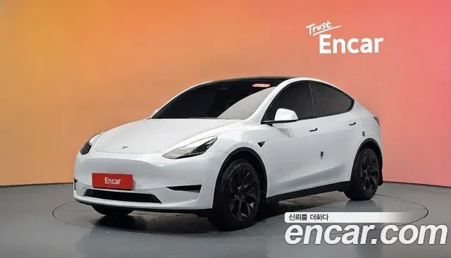 Tesla Y RWD