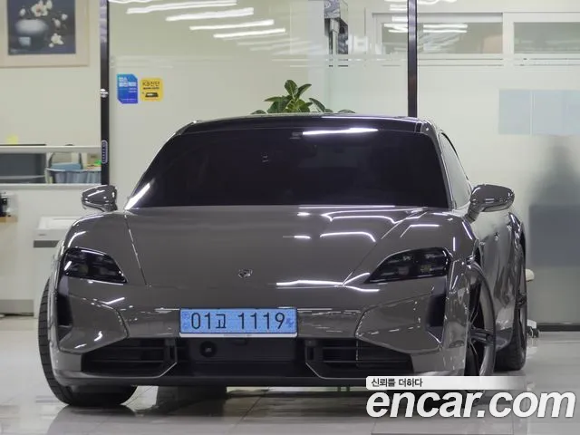Porsche Taycan Turbo