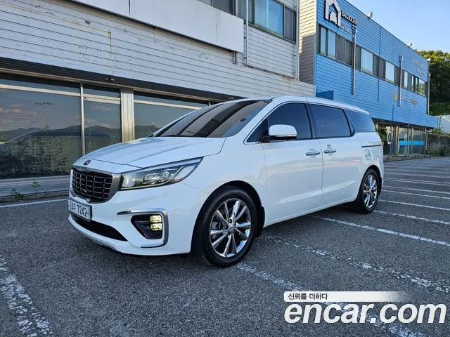 Kia The New Carnival 9 Noblesse