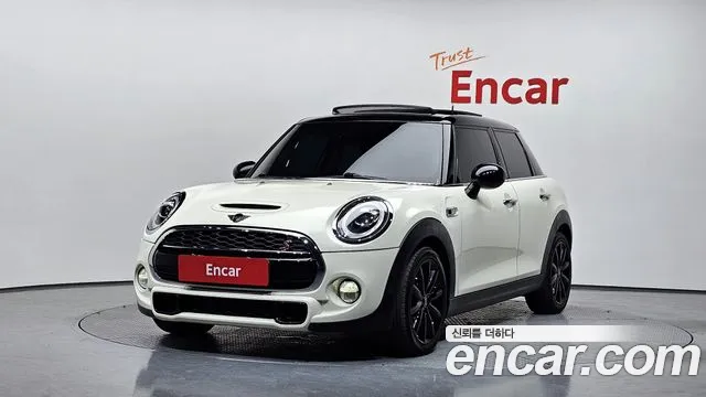 MINI Cooper S 5 Base 3
