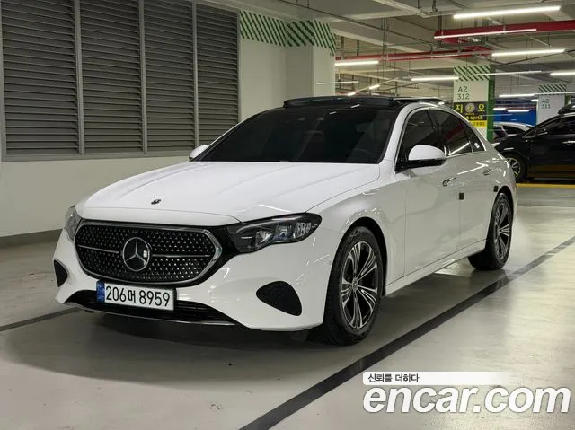 Mercedes-Benz E- W214 E200