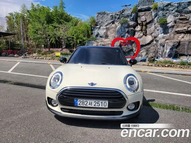 MINI Cooper Clubman Base 2