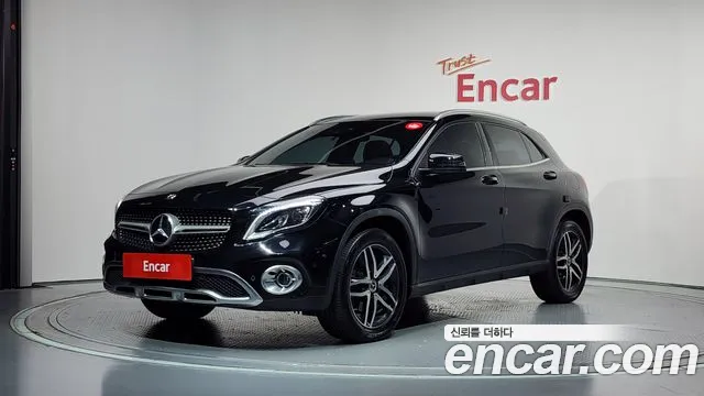 Mercedes-Benz GLA- X156 GLA220 Premium