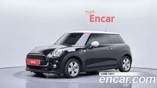 MINI Cooper Base 3