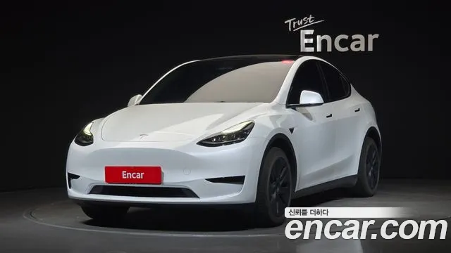 Tesla Y RWD