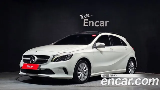 Mercedes-Benz A- W176 A200