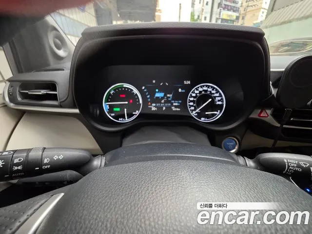 Toyota 4 2.5 Hybrid 2WD
