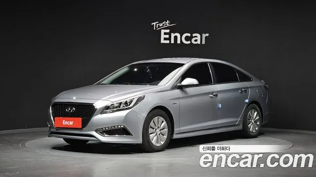Hyundai LF Sonata Hybrid 2.0 HEV