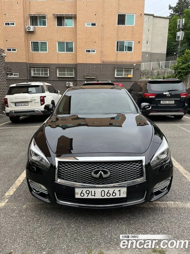 Q70 3.7 Exclusive