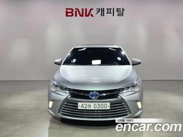 Toyota Camry Hybrid XLE