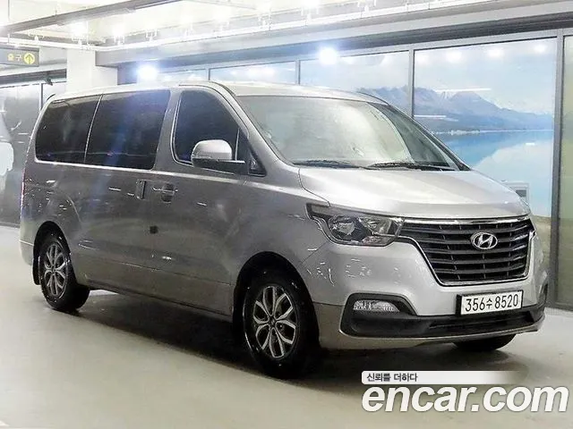 Hyundai The New Grand Starex 9 Premium