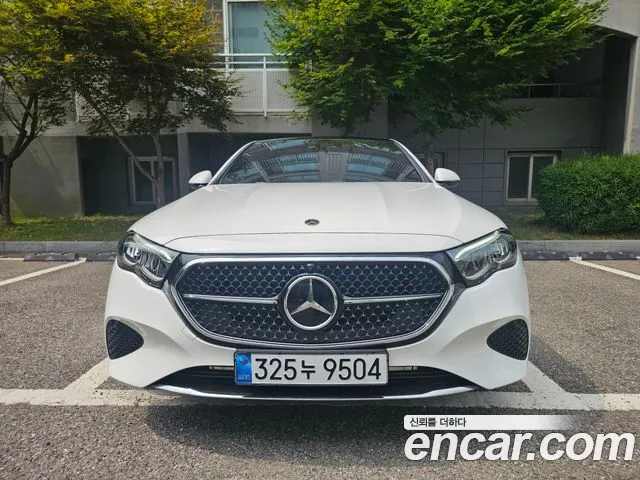 Mercedes-Benz E- W214 E200