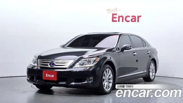 Lexus LS600hL 5 Ottoman XF40