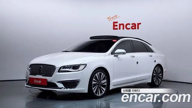 Lincoln MKZ Hybrid 2