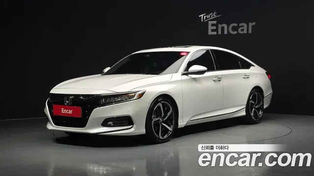Honda Accord 10 2.0 Turbo