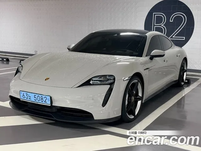 Porsche Taycan 4S