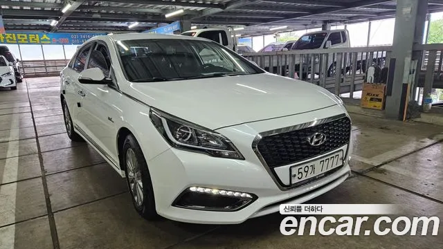Hyundai LF Sonata Hybrid 2.0 HEV