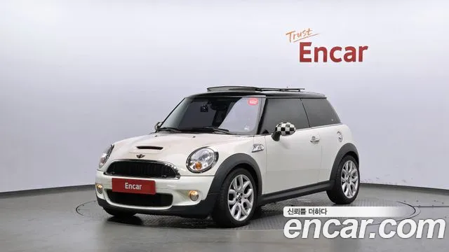 MINI Cooper S Base 2