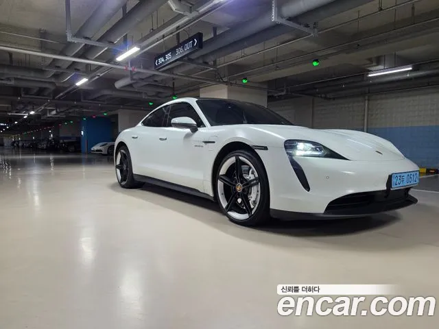Porsche Taycan 4S