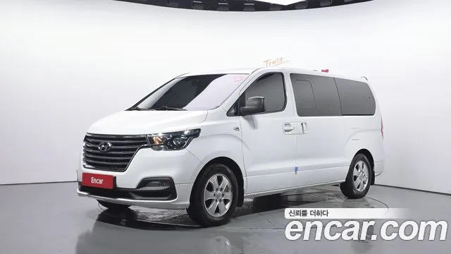 Hyundai The New Grand Starex 9 Premium