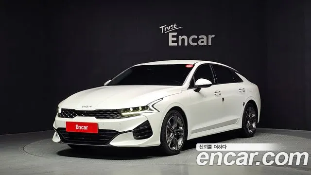 Kia K5 III 2.0 Signature