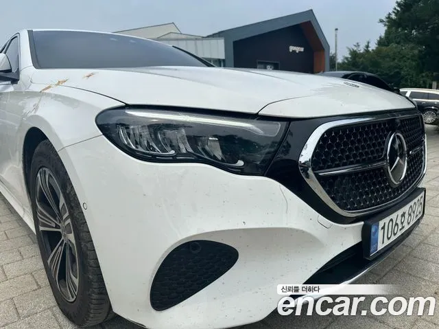 Mercedes-Benz E- W214 E200 Limited