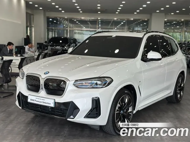 BMW iX3 M