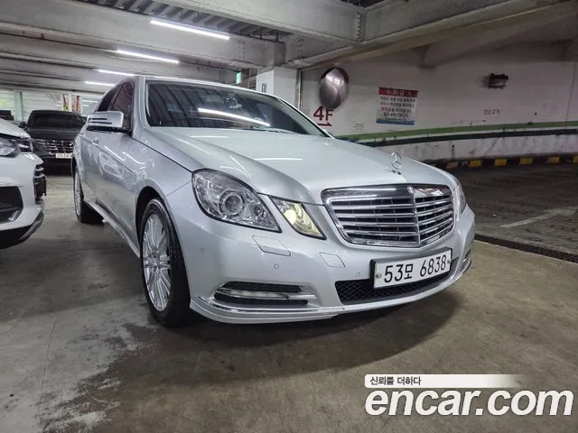 Mercedes-Benz E- W212 E300