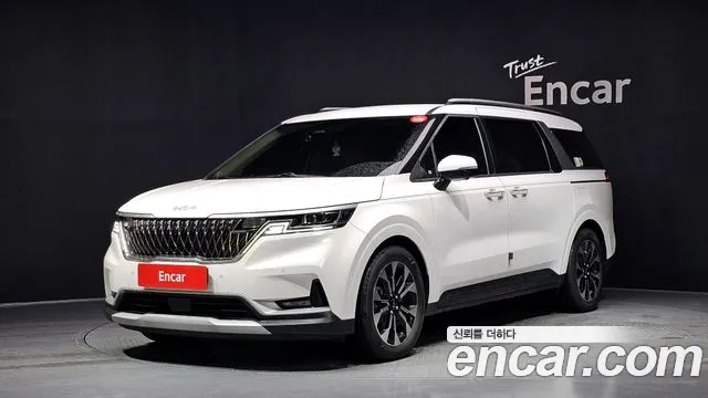 Kia Carnival 4 Gasoline 9 Prestige